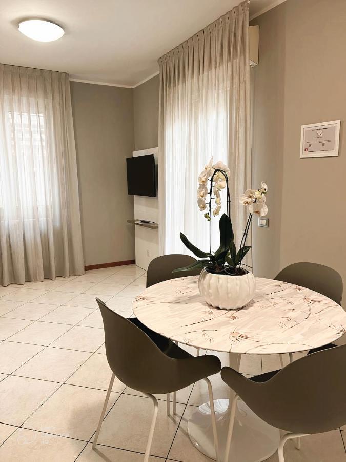 רימיני Residenza Mediterranea Apartments מראה חיצוני תמונה