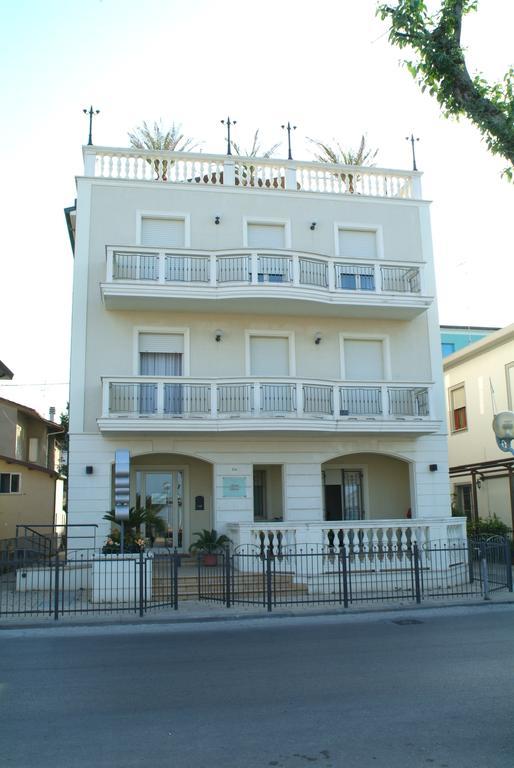 רימיני Residenza Mediterranea Apartments מראה חיצוני תמונה